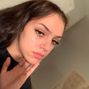 Meet your Posher, Alyssa